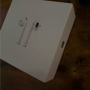 Apple AirPods with Charging Case in White